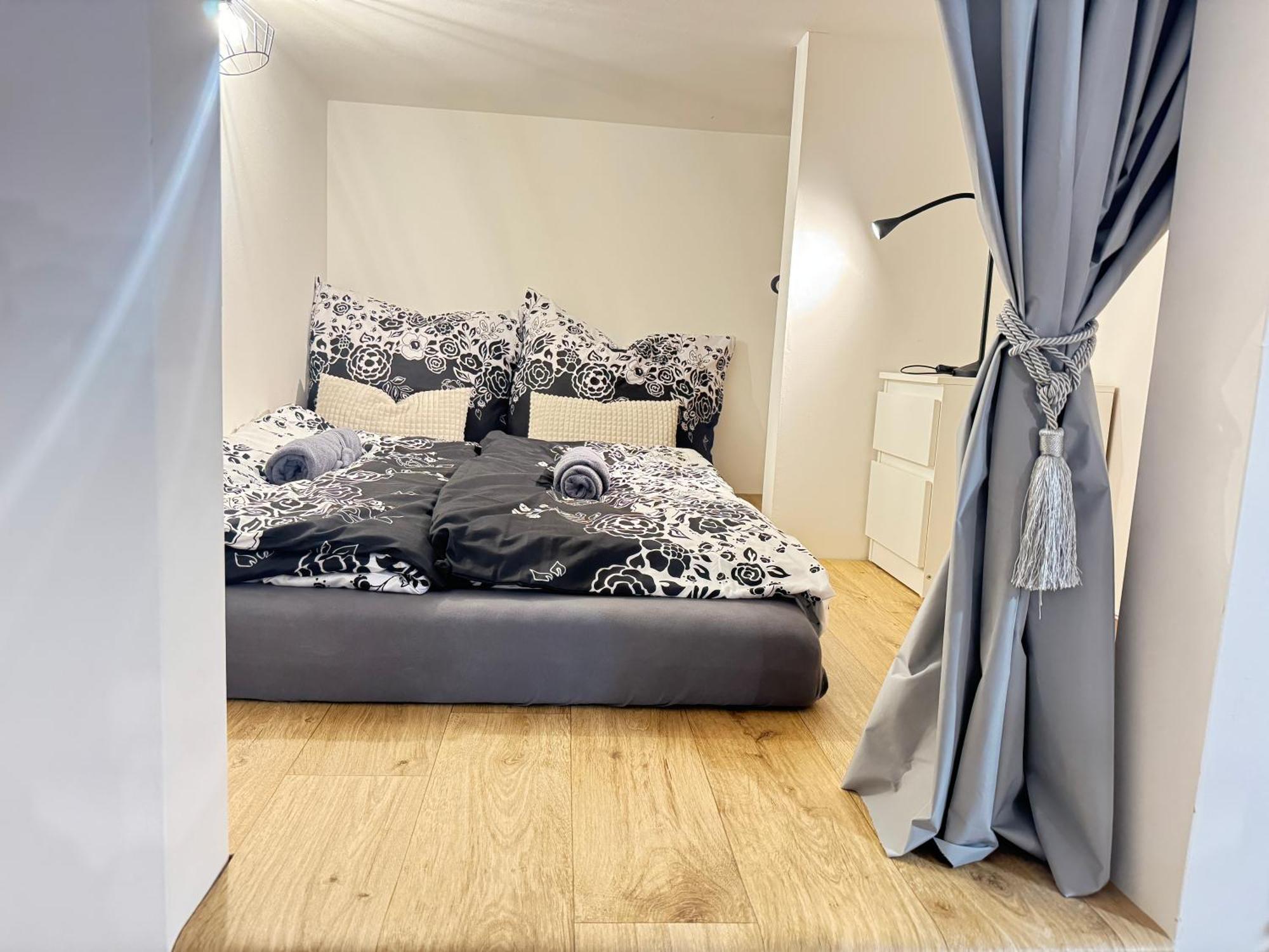 Free Parking - Cozy Apartment Near Vysehrad Railway Bridge Прага Экстерьер фото