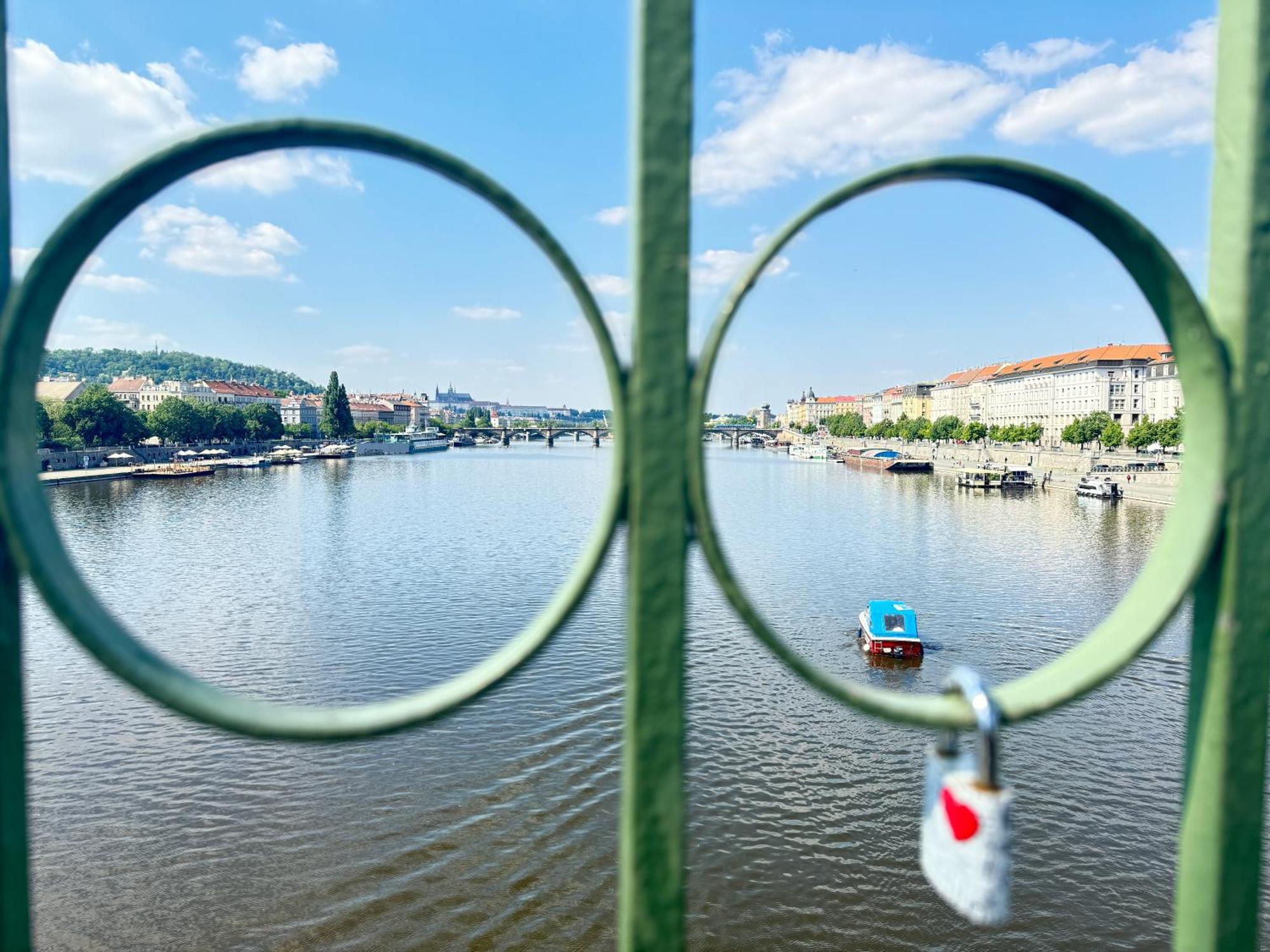 Free Parking - Cozy Apartment Near Vysehrad Railway Bridge Прага Экстерьер фото